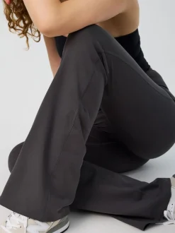 Compressive Flare Legging - Moon