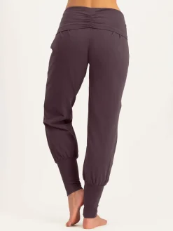Devi Yoga Pants - Berry