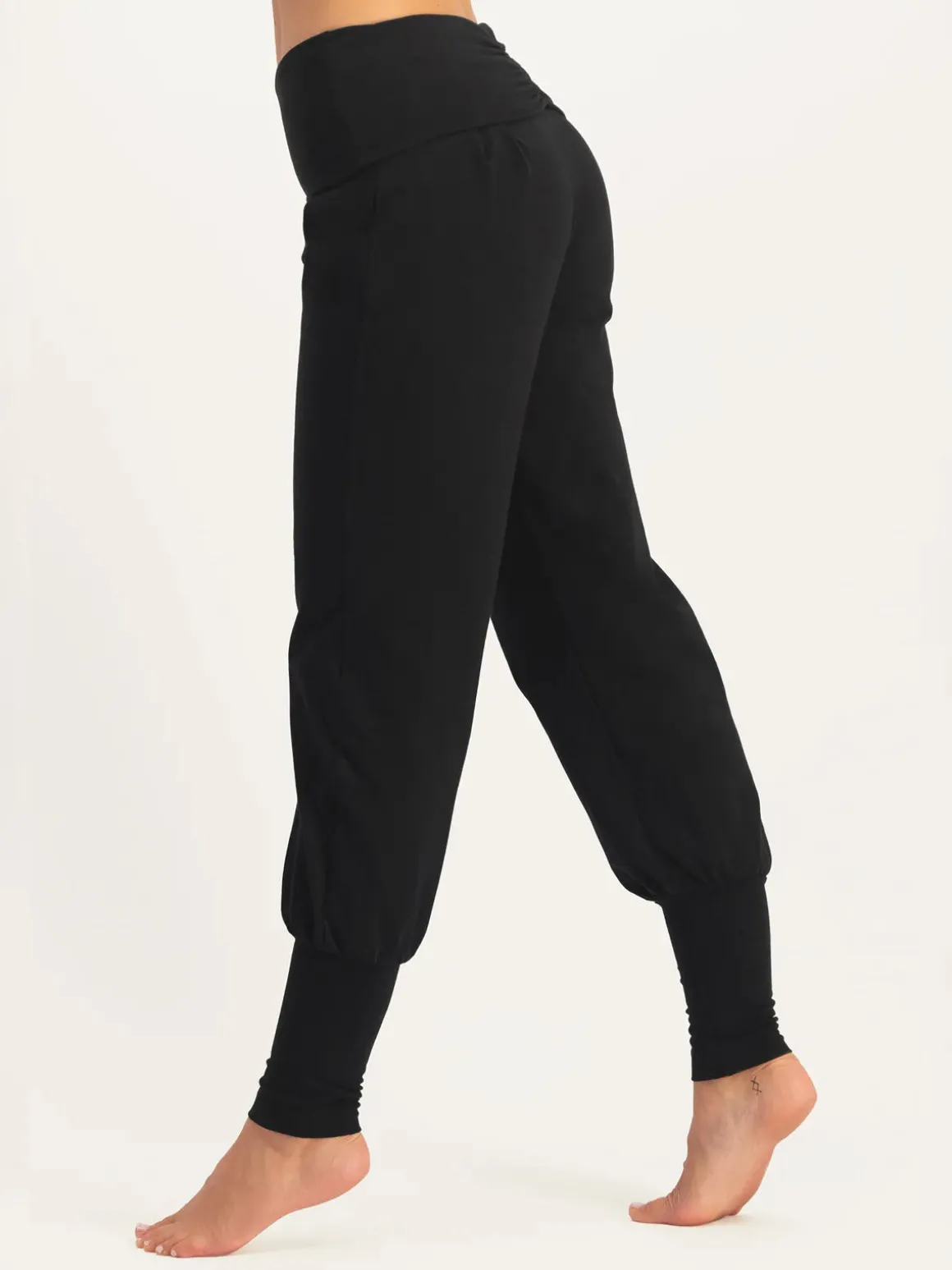 Devi Yoga Pants - Onyx Black