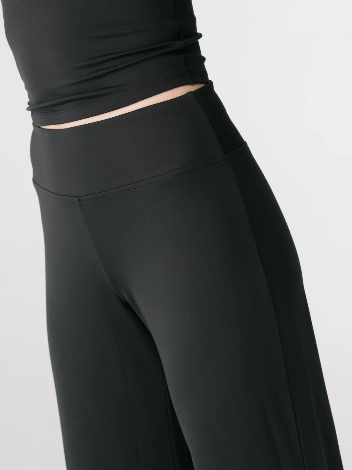 Jada Straight Leg Pants- Black