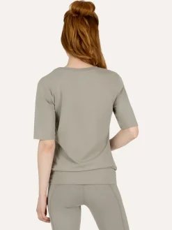 Kami Yoga Tee - Smoky Quartz