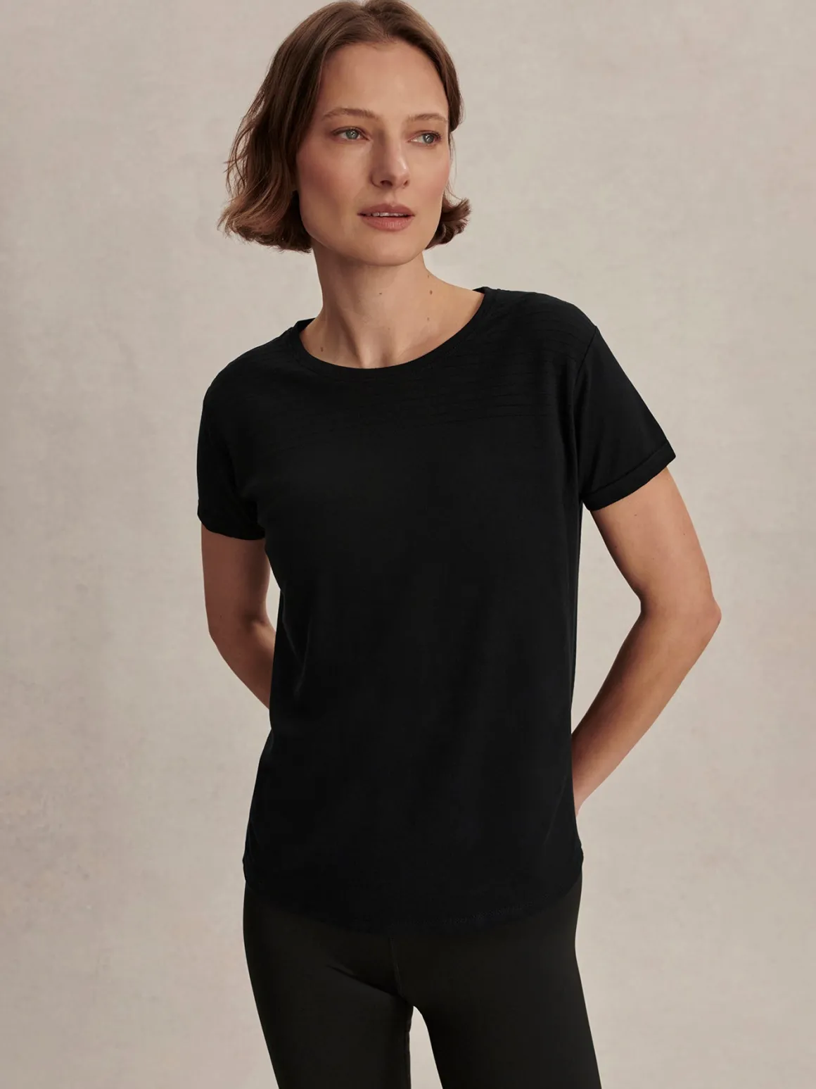 Saskia Seamless Longline Tee - Black