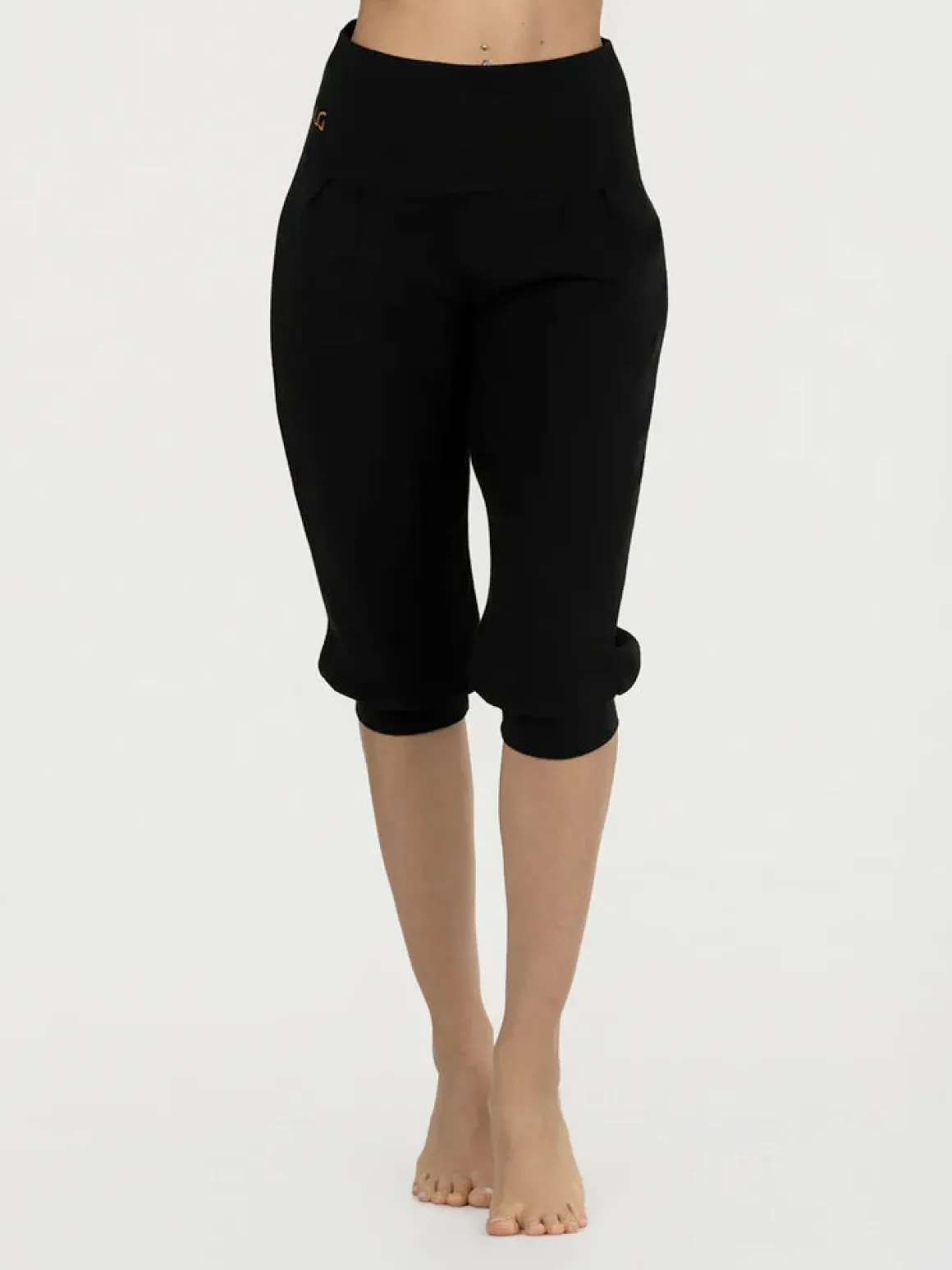 Sukha Capri Yoga Pants - Onyx Black
