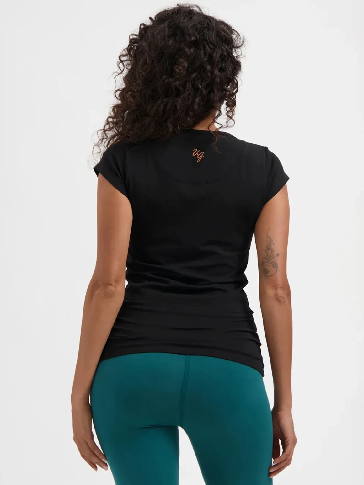 Zefira Yoga Tee - Onyx Black